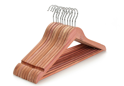 American red cedar wood coat hangers and suit hangers with Solid non-slip bar