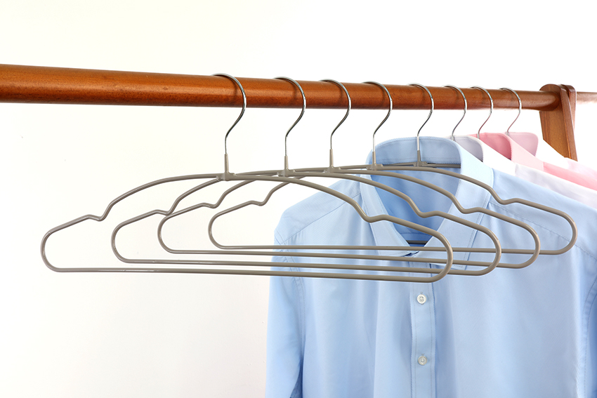 Adult Heavy Duty Metal Non-Slip Notches Grey PVC Coated Metal Pants/Shirts Hangers with Bar